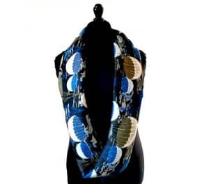 foulard en soie motifs parachutes noir et bleue