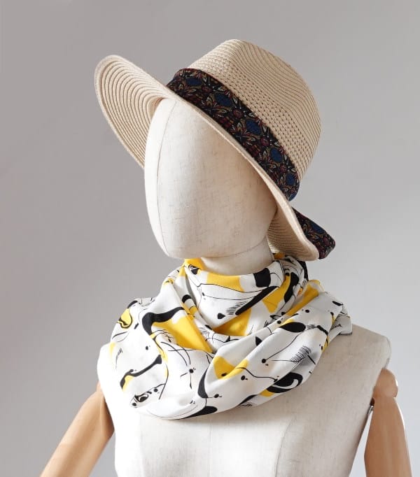 foulard en soie jaune et blanc